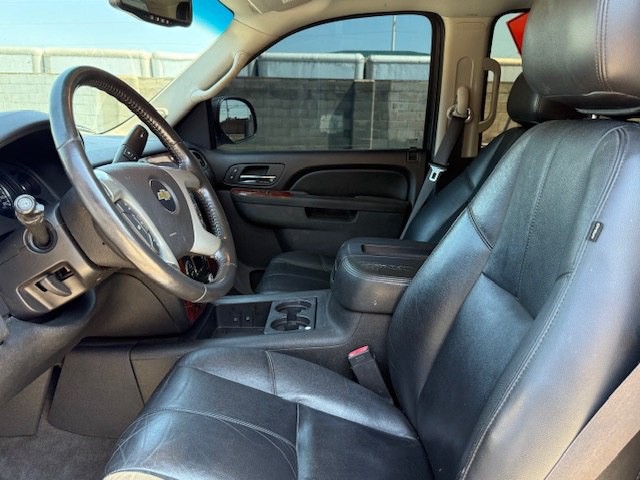 2014 Chevrolet Suburban Image 7