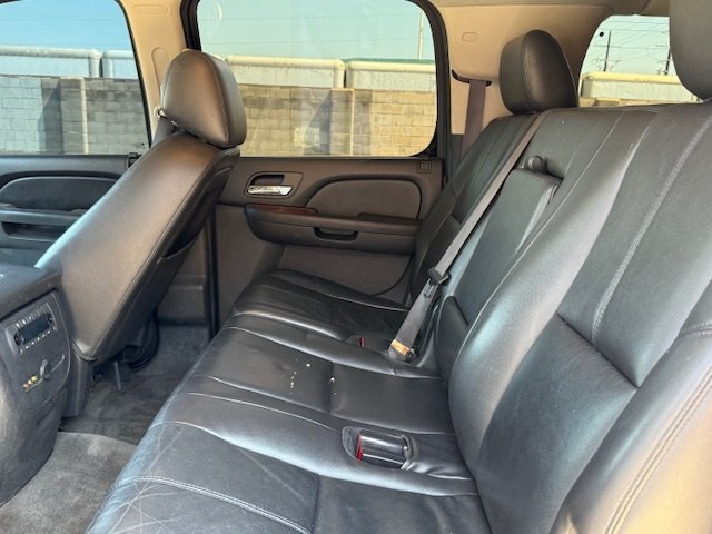 2014 Chevrolet Suburban Image 8