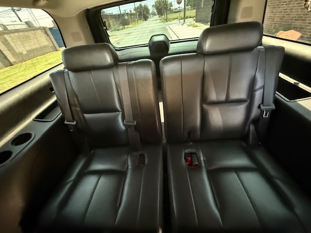2014 Chevrolet Suburban Image 9