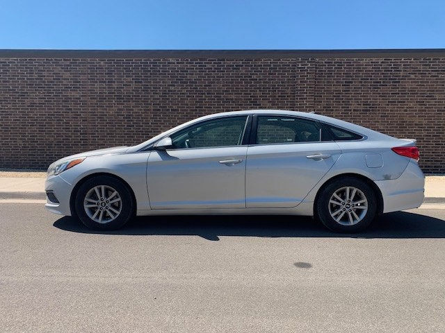 2016 Hyundai Sonata Image 2