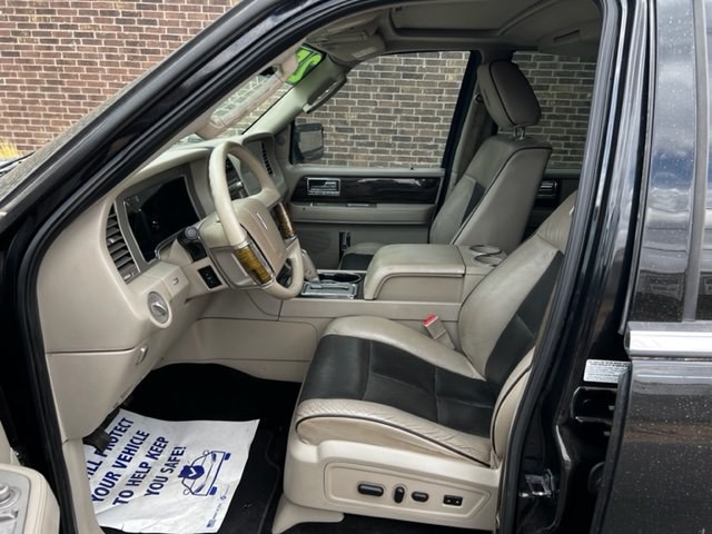 2010 Lincoln Navigator Image 7