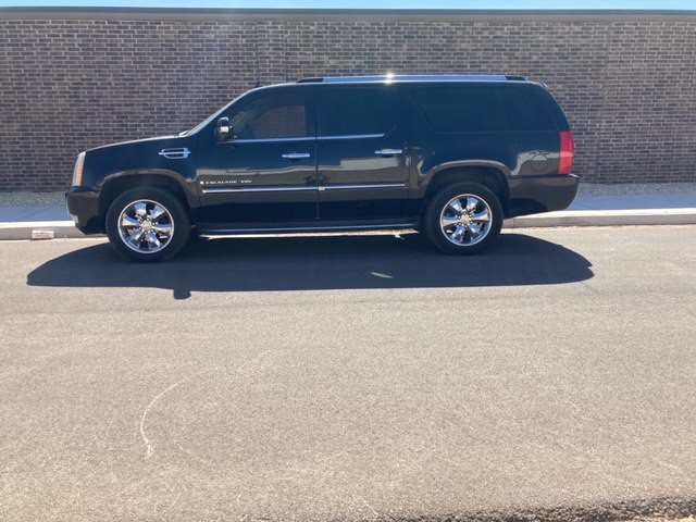 2007 Cadillac Escalade Image 2