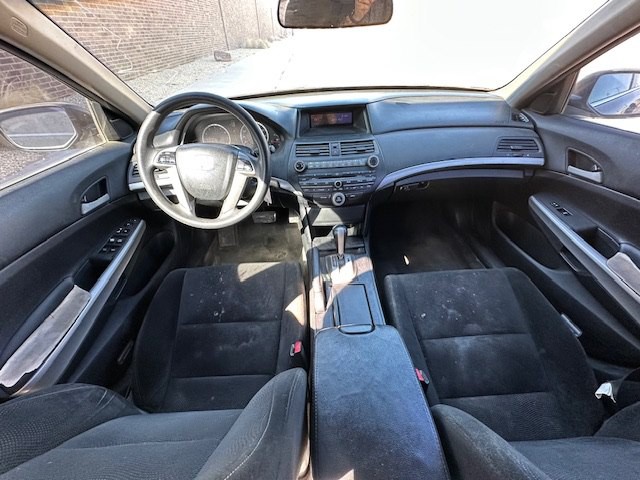 2010 Honda Accord Image 9