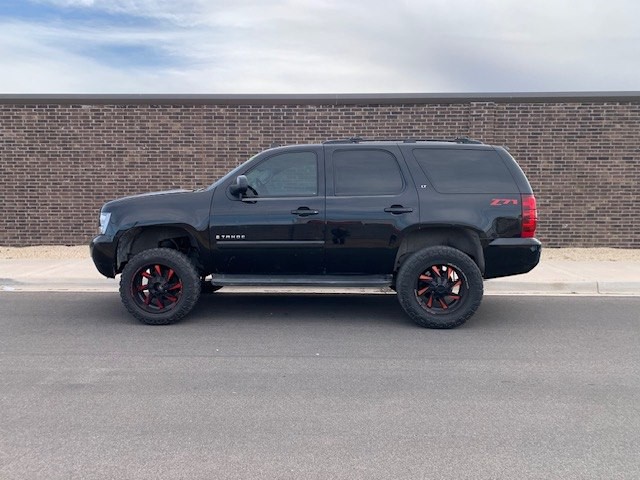 2011 Chevrolet Tahoe Image 2