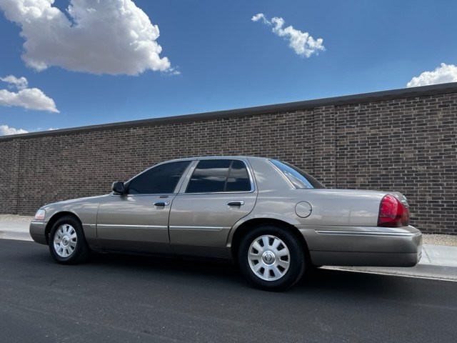 2003 Mercury Grand Marquis Image 3