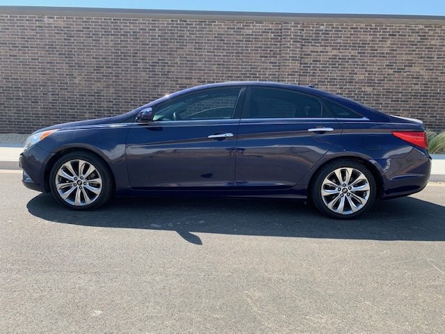 2012 Hyundai Sonata Image 2