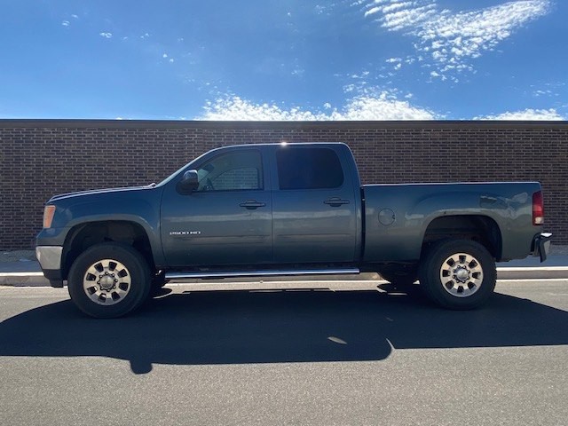 2014 GMC Sierra Image 2