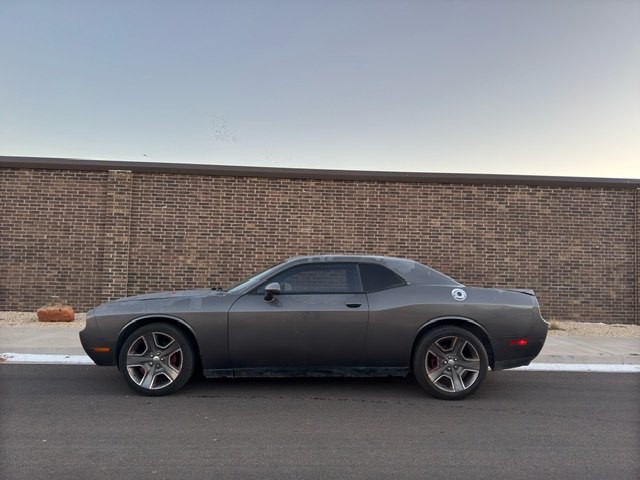 2014 Dodge Challenger Image 2