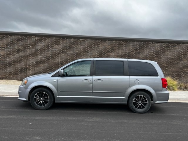2014 Dodge Grand Caravan Image 2