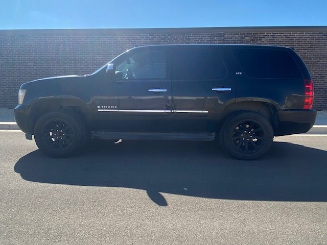 2009 Chevrolet Tahoe Image 2