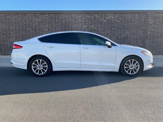 2017 Ford Fusion Image 5