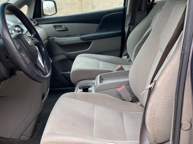 2012 Honda Odyssey Image 7