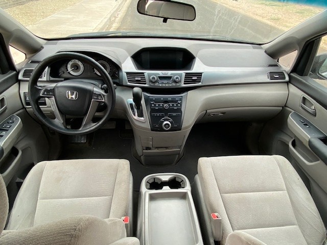2012 Honda Odyssey Image 10