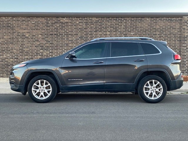 2016 Jeep Cherokee Image 2