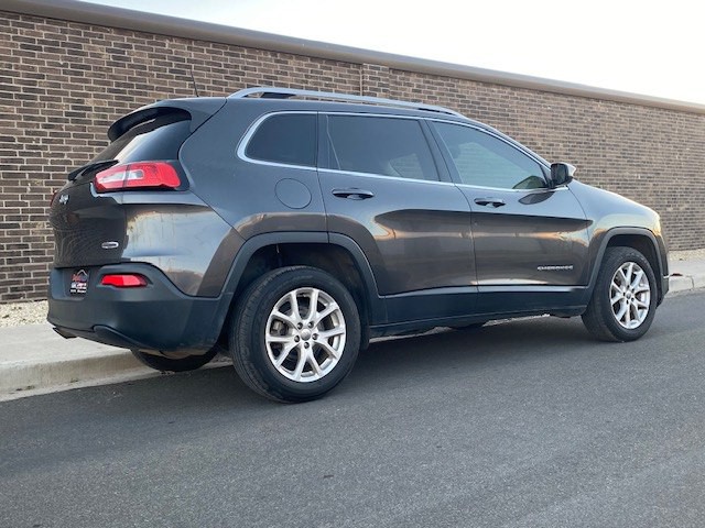 2016 Jeep Cherokee Image 6
