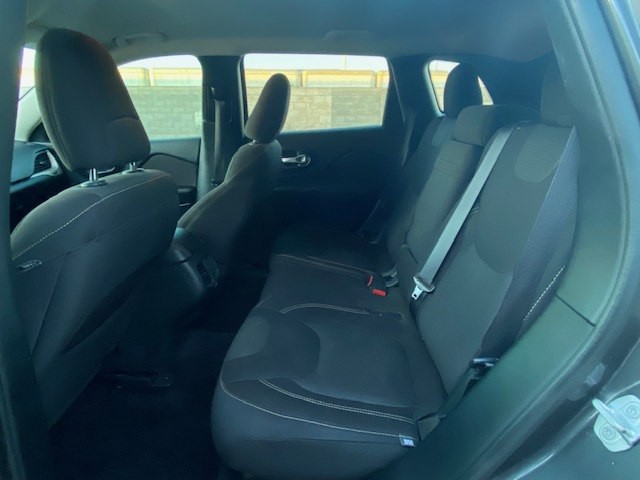 2016 Jeep Cherokee Image 8