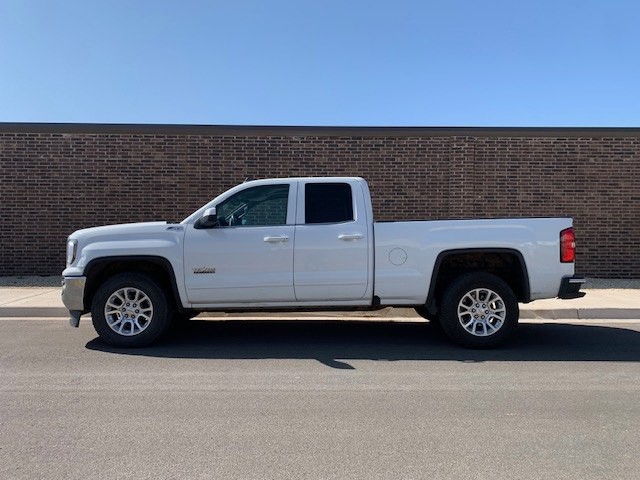 2019 GMC Sierra Image 2