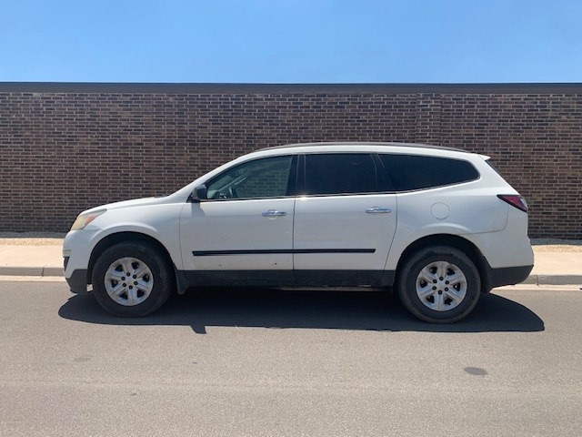 2013 Chevrolet Traverse Image 2