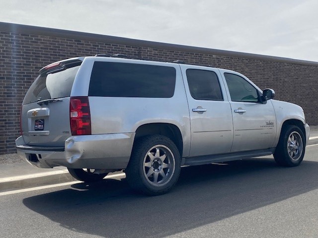 2012 Chevrolet Suburban Image 5