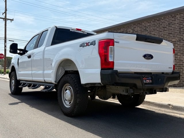 2017 Ford F-250 Image 3