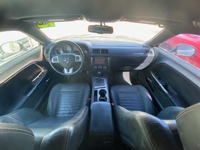 2013 Dodge Challenger Image 9