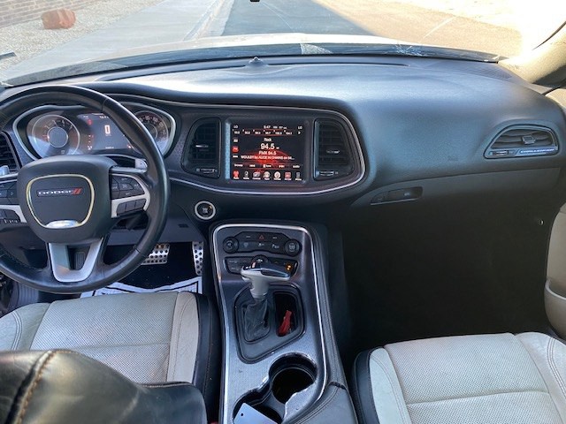 2015 Dodge Challenger Image 9