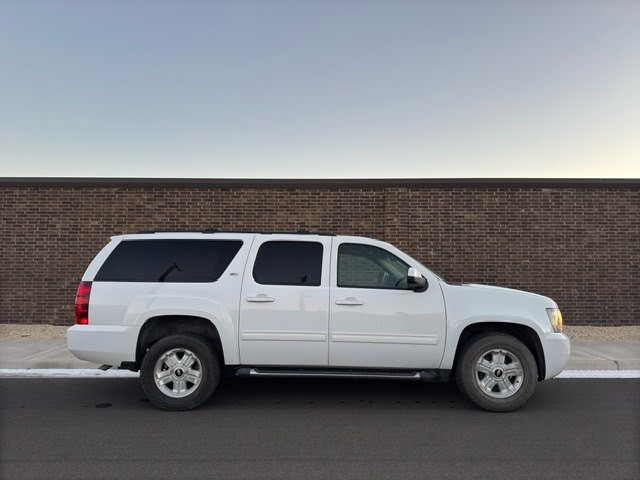 2011 Chevrolet Suburban Image 5