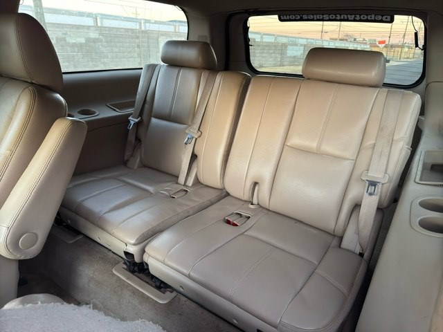 2011 Chevrolet Suburban Image 9