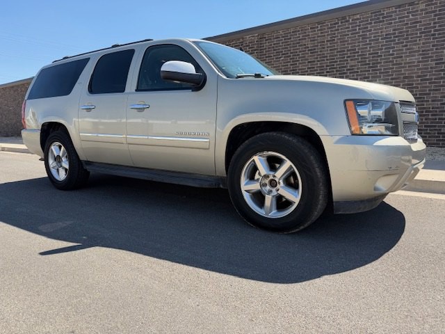 2014 Chevrolet Suburban Image 4