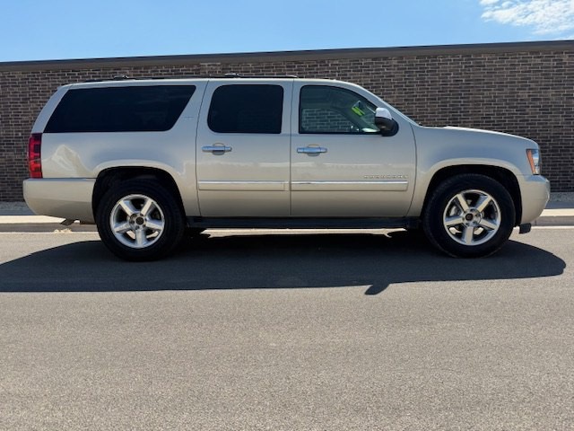 2014 Chevrolet Suburban Image 5