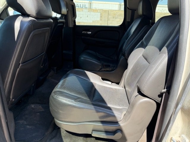 2014 Chevrolet Suburban Image 8