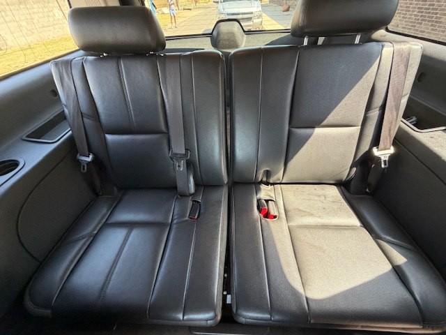 2014 Chevrolet Suburban Image 9