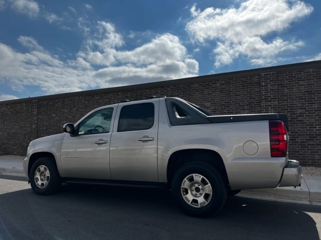 2009 Chevrolet Avalanche Image 3