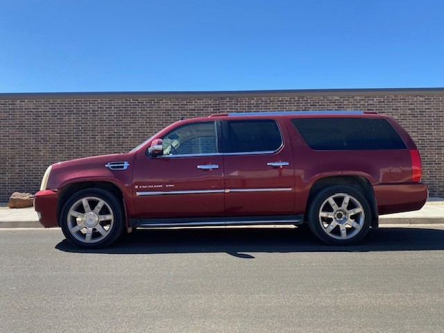 2009 Cadillac Escalade Image 2