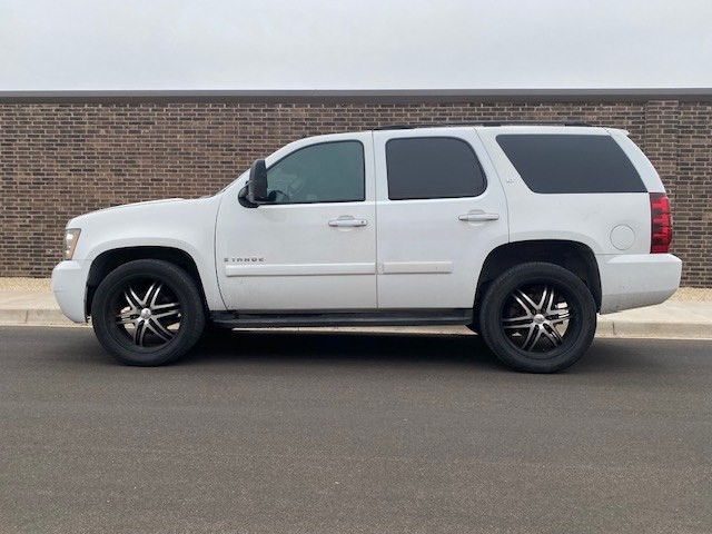 2007 Chevrolet Tahoe Image 2