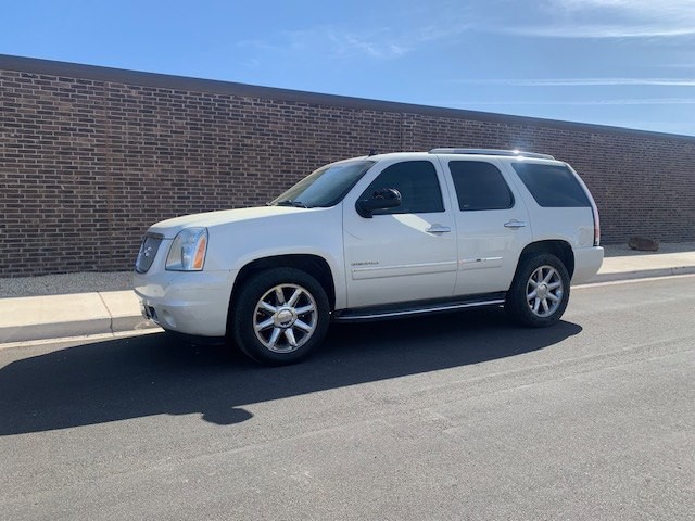 2014 GMC Yukon Image 1