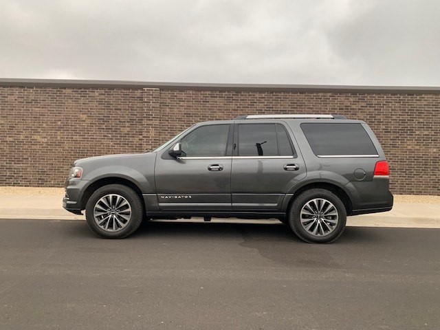 2015 Lincoln Navigator Image 2