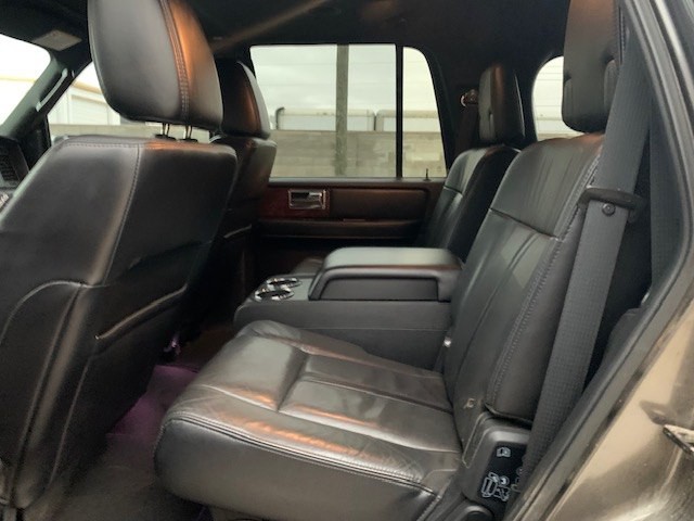 2015 Lincoln Navigator Image 8