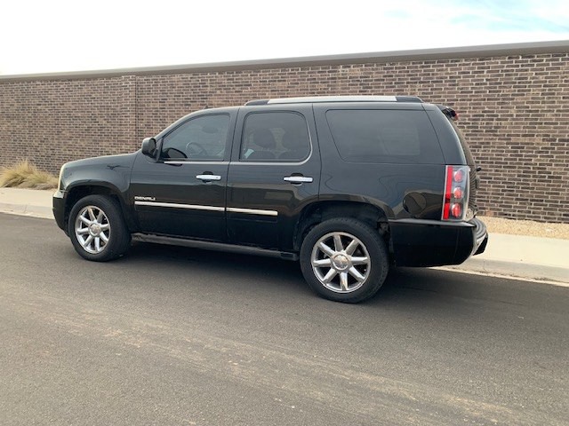 2011 GMC Yukon Image 3