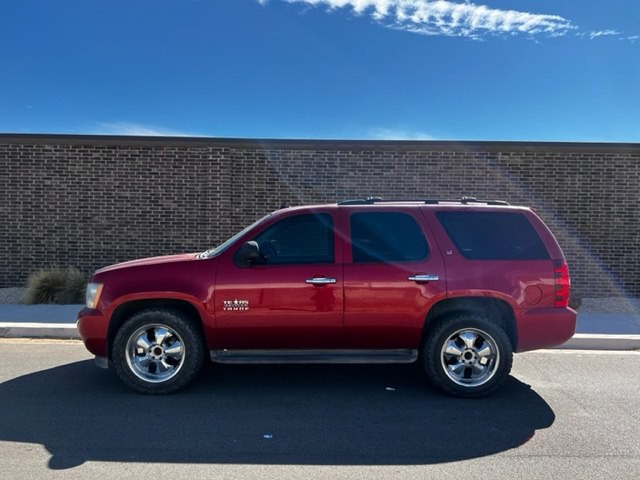 2013 Chevrolet Tahoe Image 2