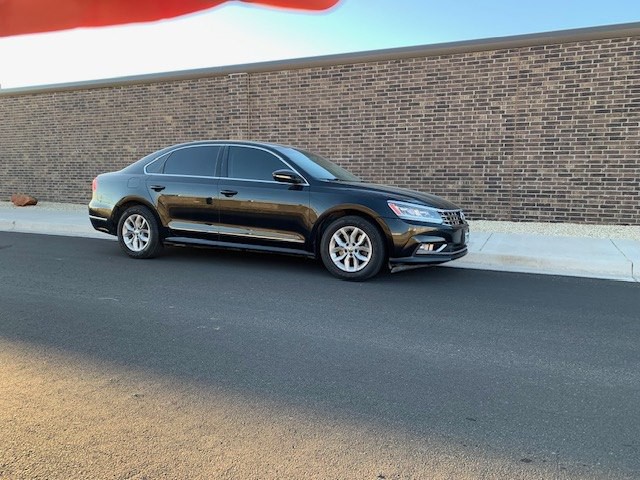 2016 Volkswagen Passat Image 4