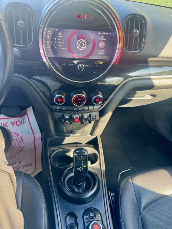 2022 MINI Cooper Image 13