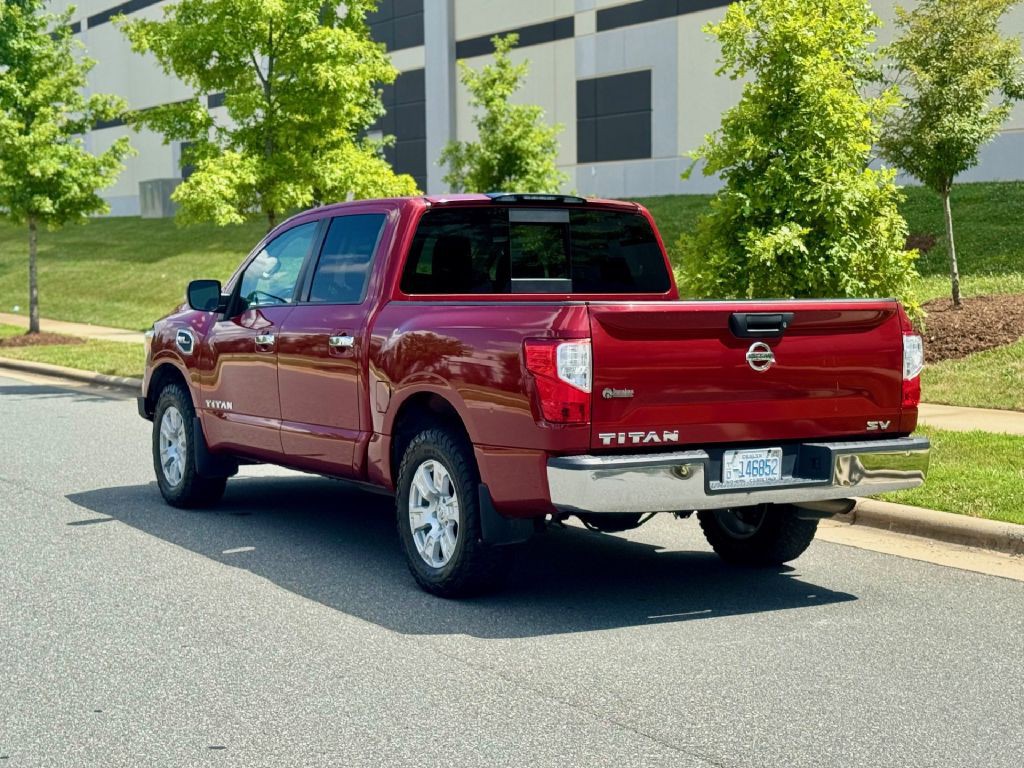 2017 Nissan Titan Image 4