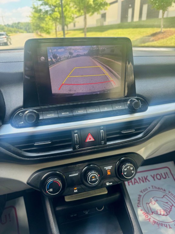 2022 Kia Forte Image 8