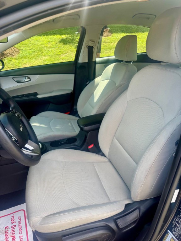 2022 Kia Forte Image 12