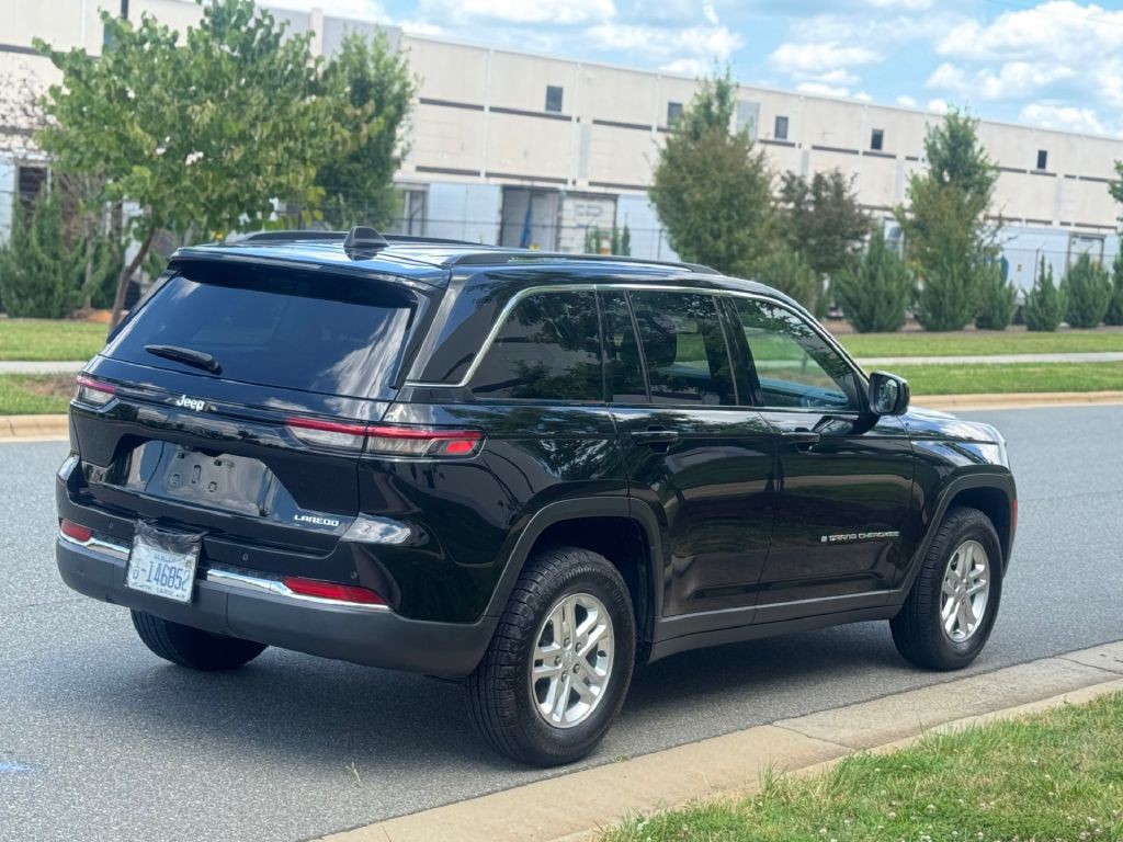 2022 Jeep Grand Cherokee Image 11