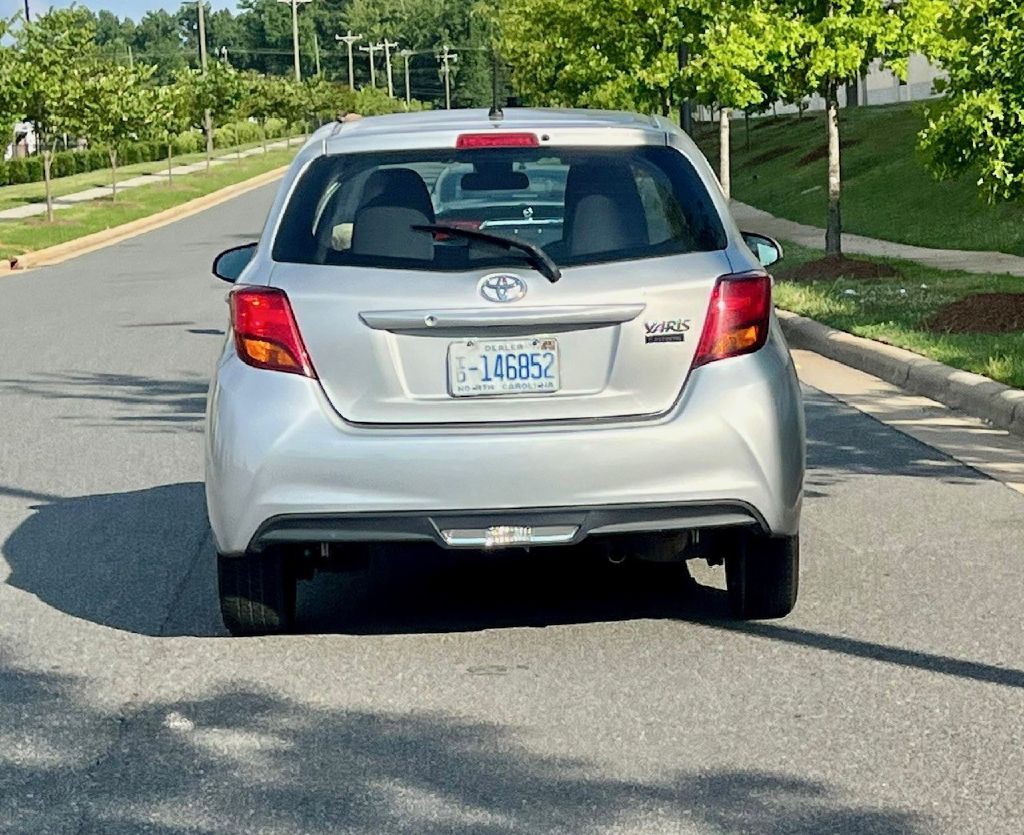 2017 Toyota Yaris Image 9
