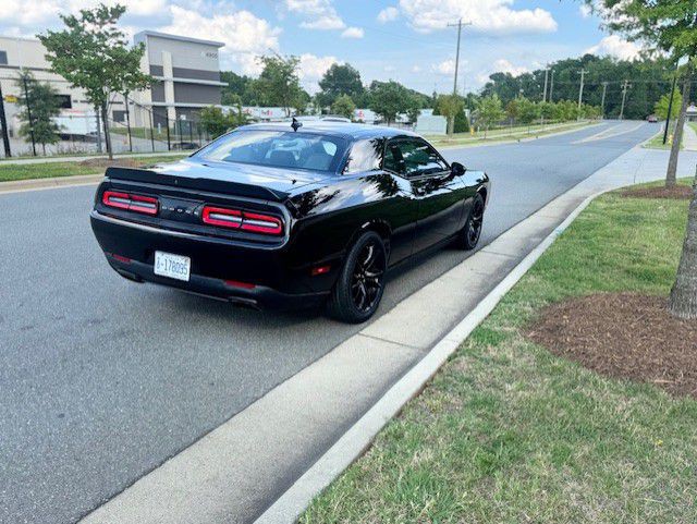 2018 Dodge Challenger Image 10
