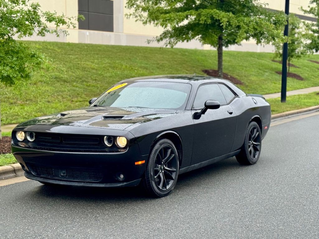 2018 Dodge Challenger Image 3