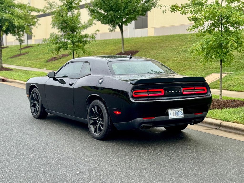 2018 Dodge Challenger Image 9